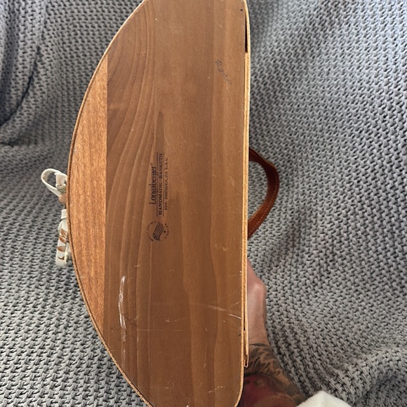 VINTAGE Longaberger Half Moon Basket - Picture 4 of 4